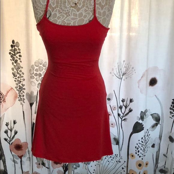 H&M Dresses & Skirts - 🌺 H&M Red Dress 🌺